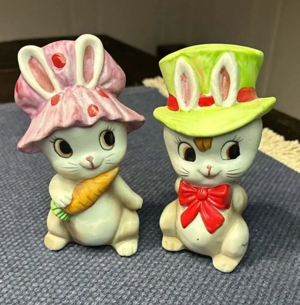 Vintage Anthropomorphic Bunny Easter Salt and Pepper Shakers
